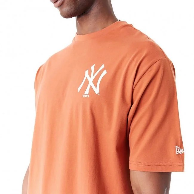 Camiseta New Era Naranja Hombre Camiseta New Era Naranja Hombre