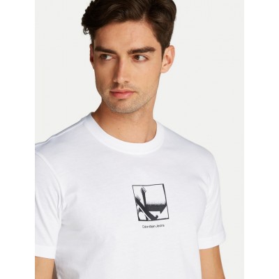 Camiseta Calvin Klein... 2