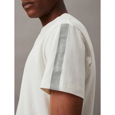 Camiseta Calvin Klein... 2