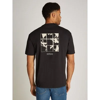 Camiseta Calvin Klein... 2
