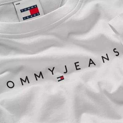 Camiseta Tommy Hilfiger... 2
