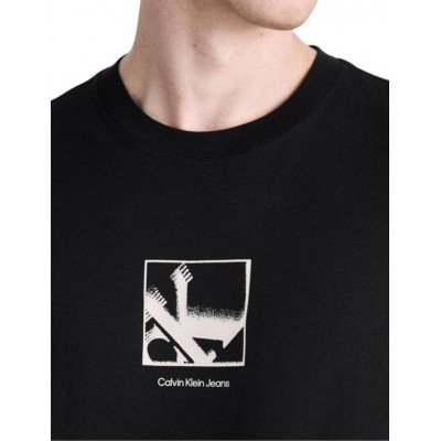 Camiseta Calvin Klein... 2