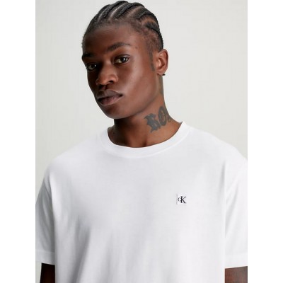 Camiseta Calvin Klein... 2