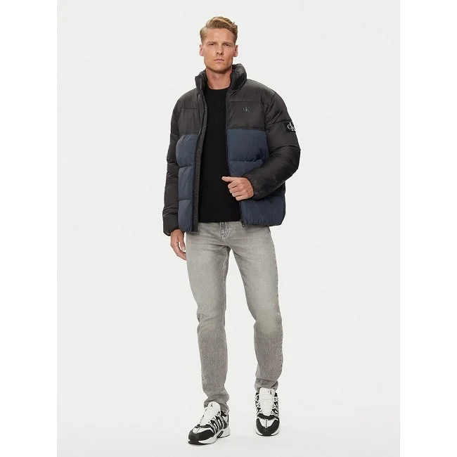 Chaqueta Calvin Klein Negra y Azul...