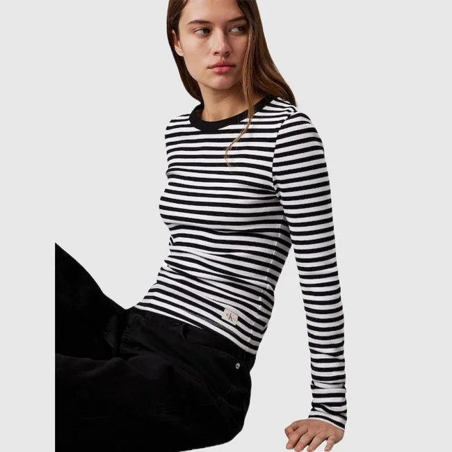 Camiseta Calvin Klein Blanca y Negra...