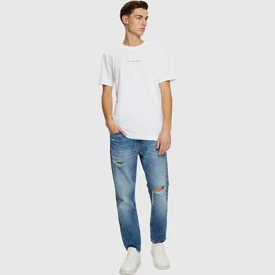 Camiseta Calvin Klein... 2
