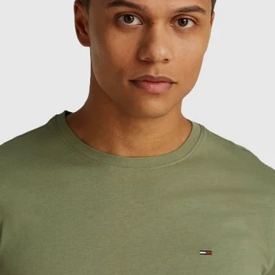 Camiseta Tommy Hilfiger... 2