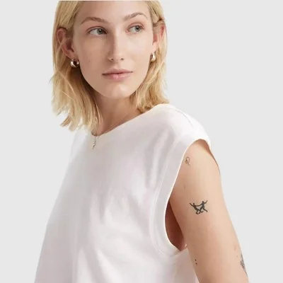 Camiseta Levi's Blanca Mujer 2