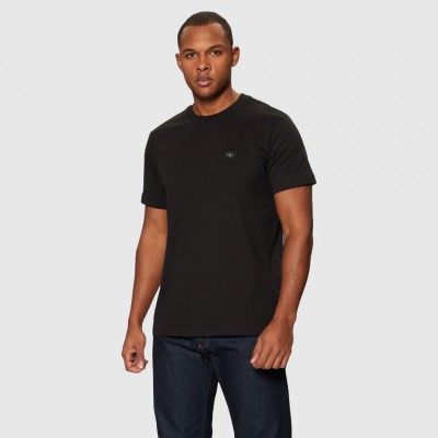 Camiseta Calvin Klein Negra...