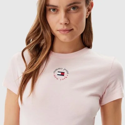 Camiseta Tommy Hilfiger... 2