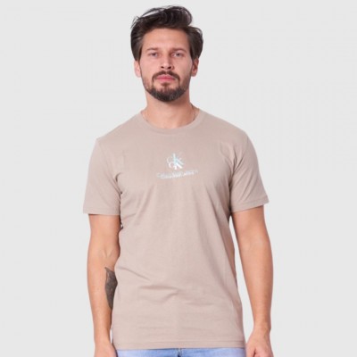 Camiseta Calvin Klein...