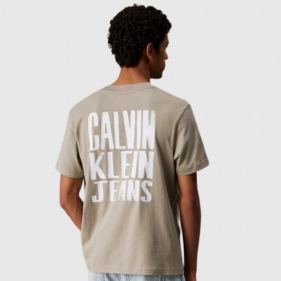 Camiseta Calvin Klein... 2