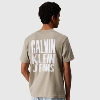 Camiseta Calvin Klein... 2