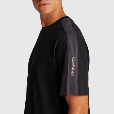 Camiseta Calvin Klein Negra... 2