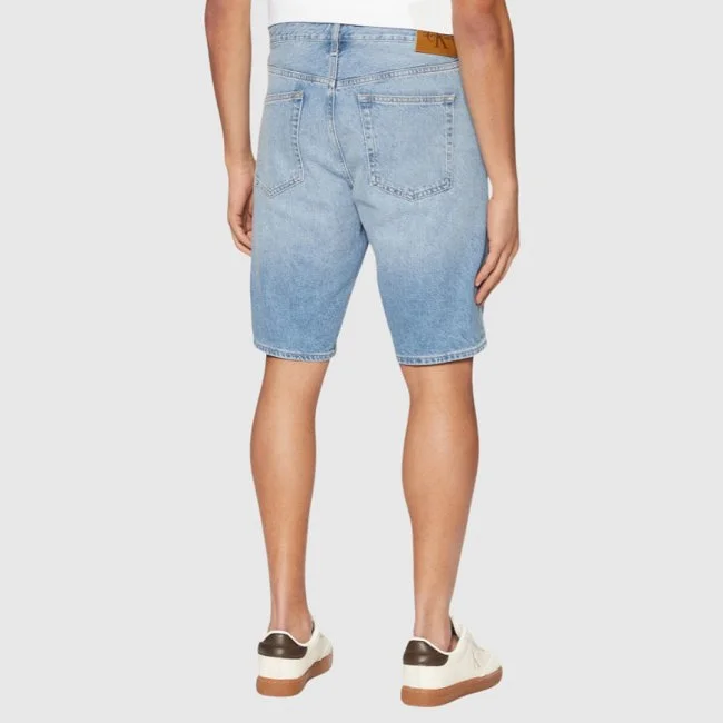 Pantalón Corto Vaquero Calvin Klein... Pantalón Corto Vaquero Calvin Klein...