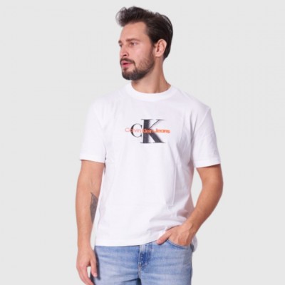 Camiseta Calvin Klein... 2