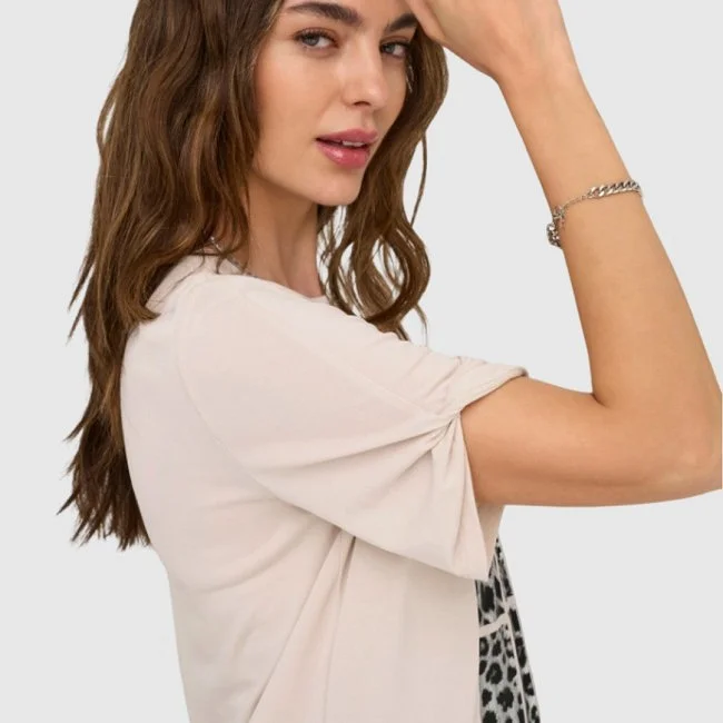 Camiseta ONLY Beige Mujer