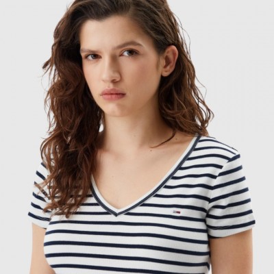 Camiseta Tommy Hilfiger... 2