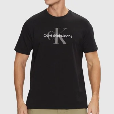 Camiseta Calvin Klein Negra...