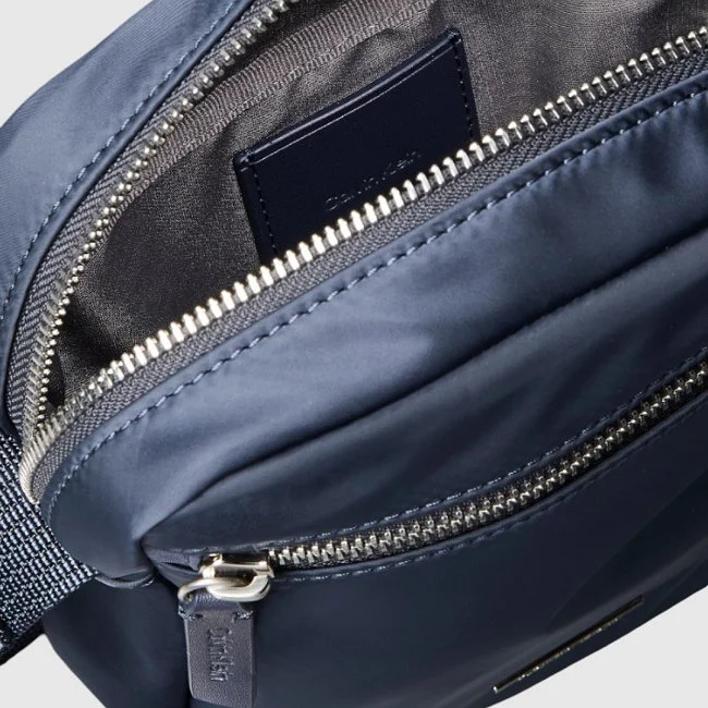 Bandolera Calvin Klein Azul Marino...