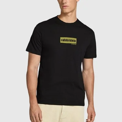 Camiseta Calvin Klein Negra...