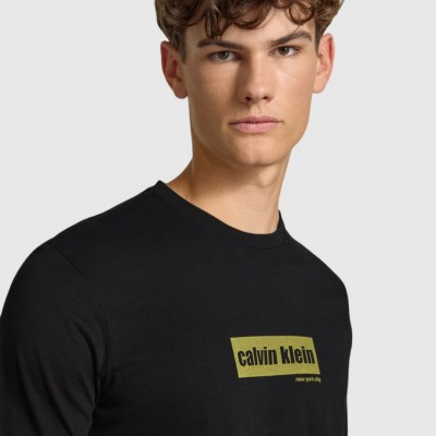 Camiseta Calvin Klein Negra... 2