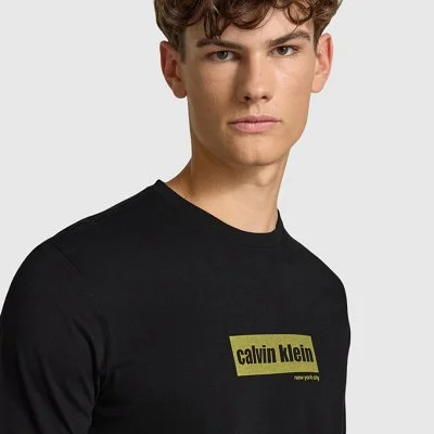 Camiseta Calvin Klein Negra... 2