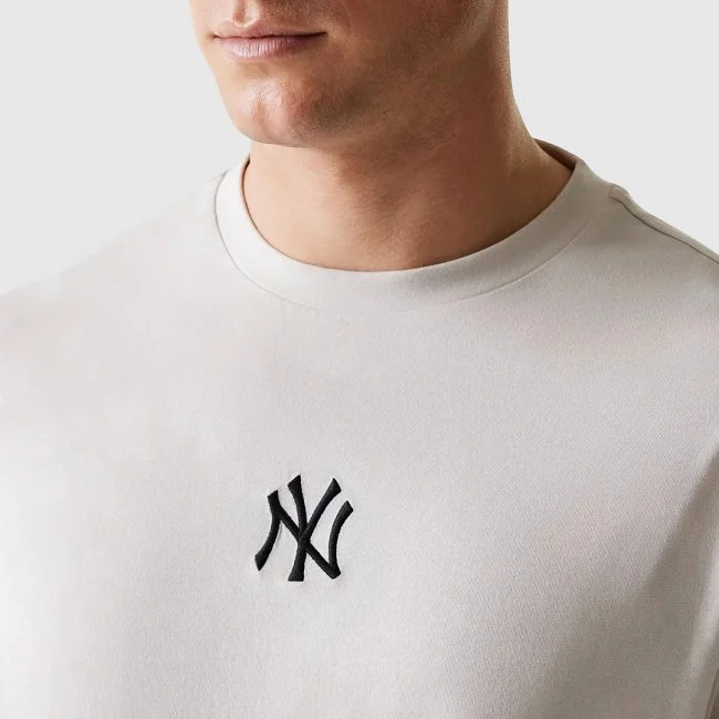 Camiseta New Era Beige Hombre