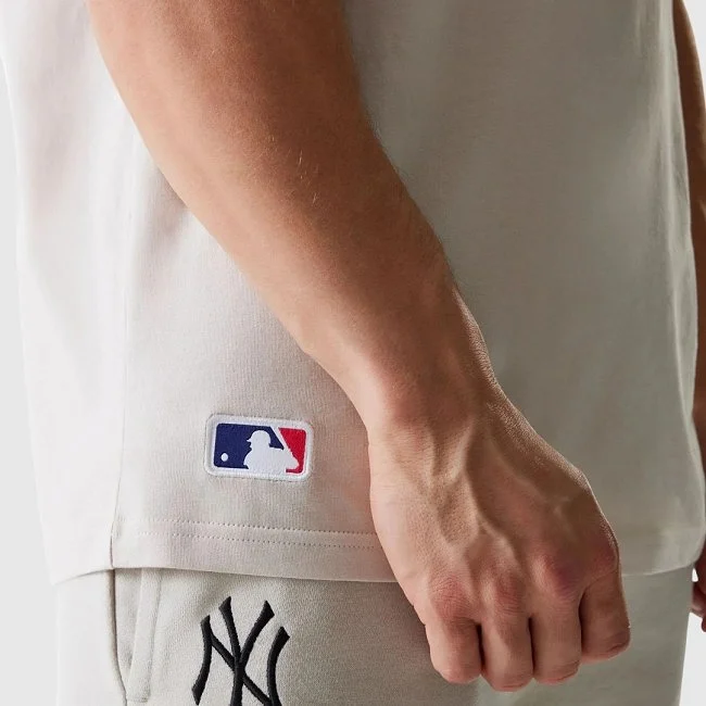 Camiseta New Era Beige Hombre