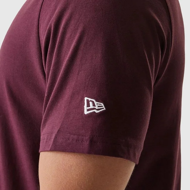 Camiseta New Era Burdeos Hombre