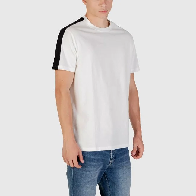 Camiseta Armani Exchange Blanca y...