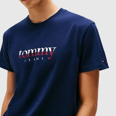 Camiseta Tommy Hilfiger... 2