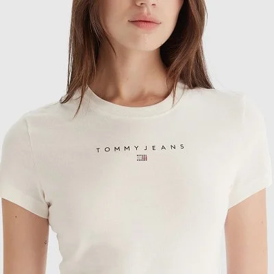Camiseta Tommy Hilfiger... 2