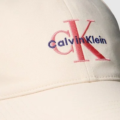 Gorra Calvin Klein Beige Mujer 2