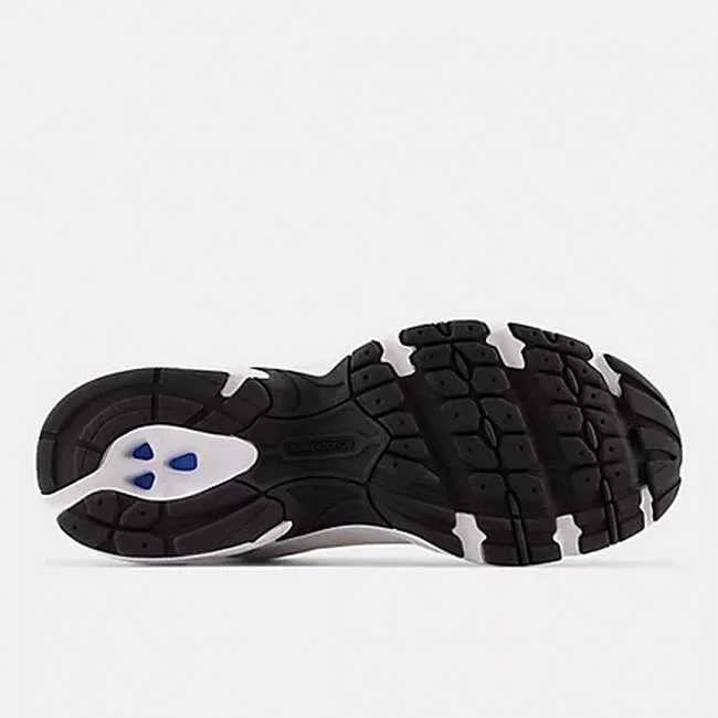 Zapatillas New Balance Blancas y Beiges