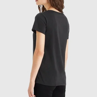 Camiseta Levi's Negra Mujer 2