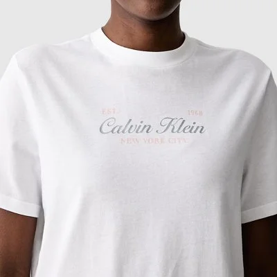 Camiseta Calvin Klein... 2