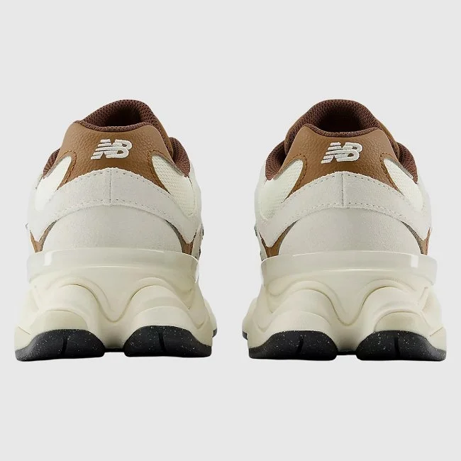 Zapatillas New Balance Beiges y Marrones