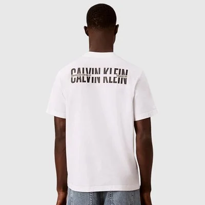Camiseta Calvin Klein... 2