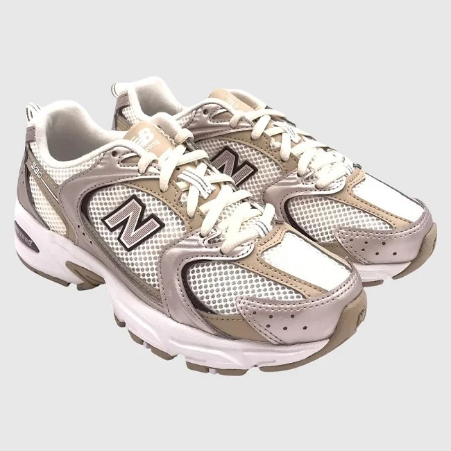 Zapatillas New Balance Beige y Blancas