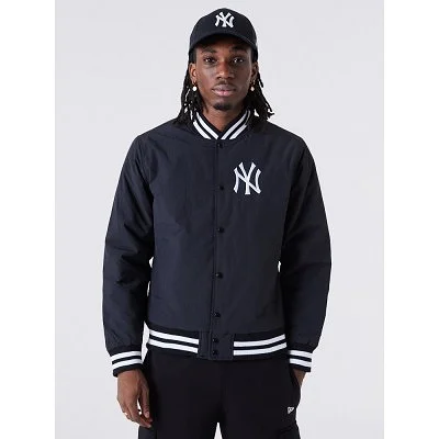 Chaqueta New Era Negra y...