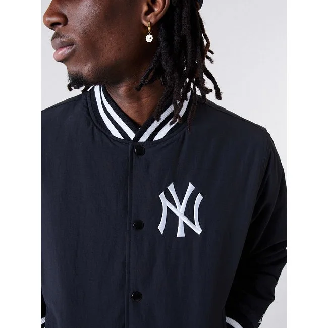 Chaqueta New Era Negra y Blanca Hombre Chaqueta New Era Negra y Blanca Hombre