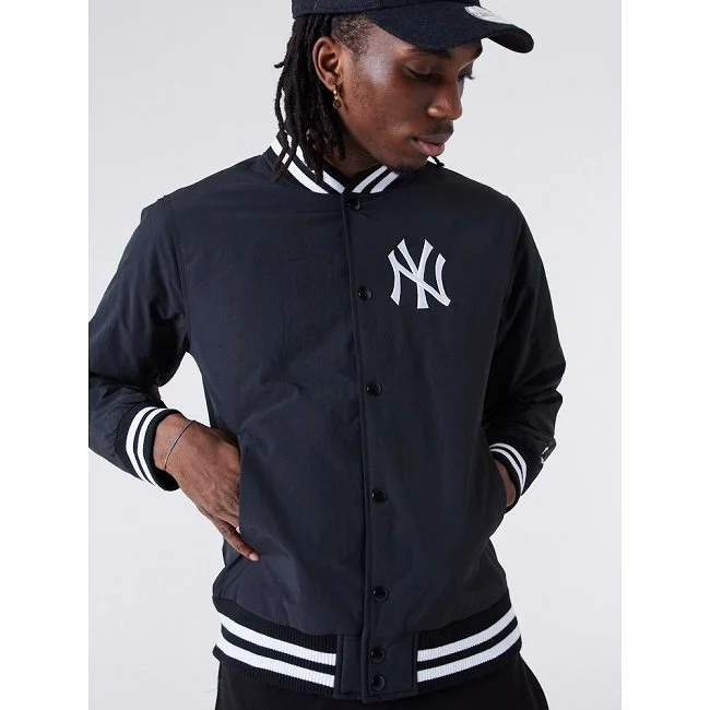 Chaqueta New Era Negra y Blanca Hombre Chaqueta New Era Negra y Blanca Hombre