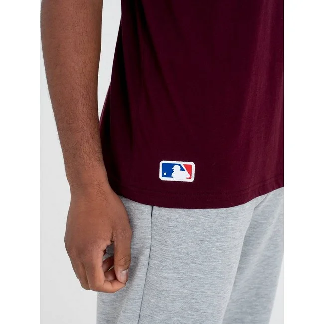 Camiseta New Era Burdeos Hombre