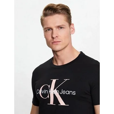 Camiseta Calvin Klein... 2