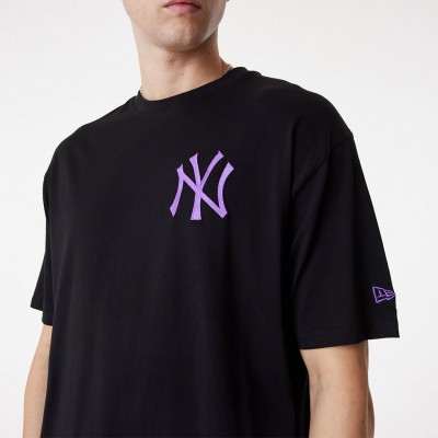 Camiseta New Era Negra Logo... 2