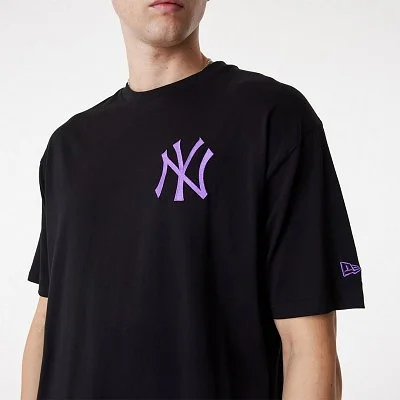 Camiseta New Era Negra Logo... 2