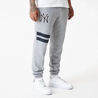 Pantalón New Era Gris Logo...