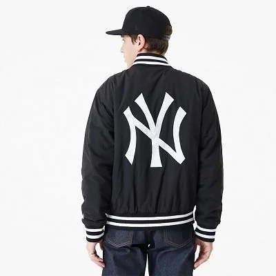Chaqueta New Era Negra Hombre 2