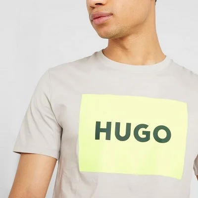 Camiseta Hugo Gris Logo... 2